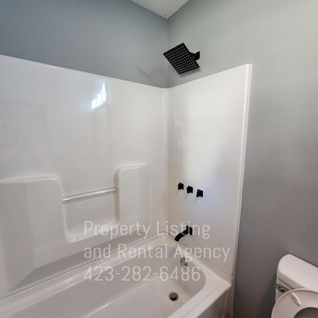 Building Photo - One story home, Elizabethton, 4 Bedrooms