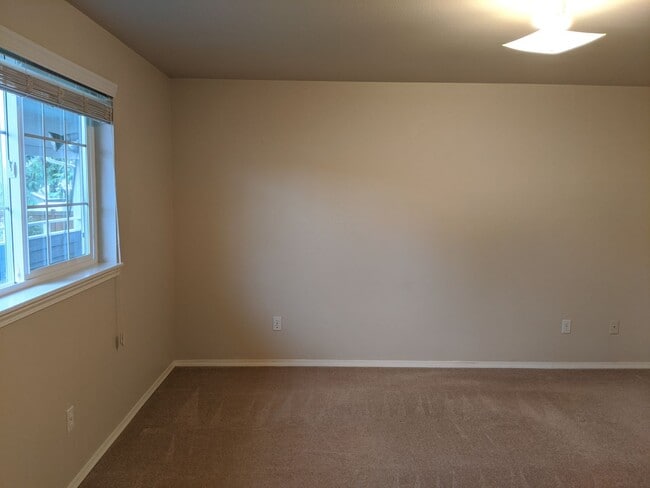 Building Photo - 4703 Cypress Dr