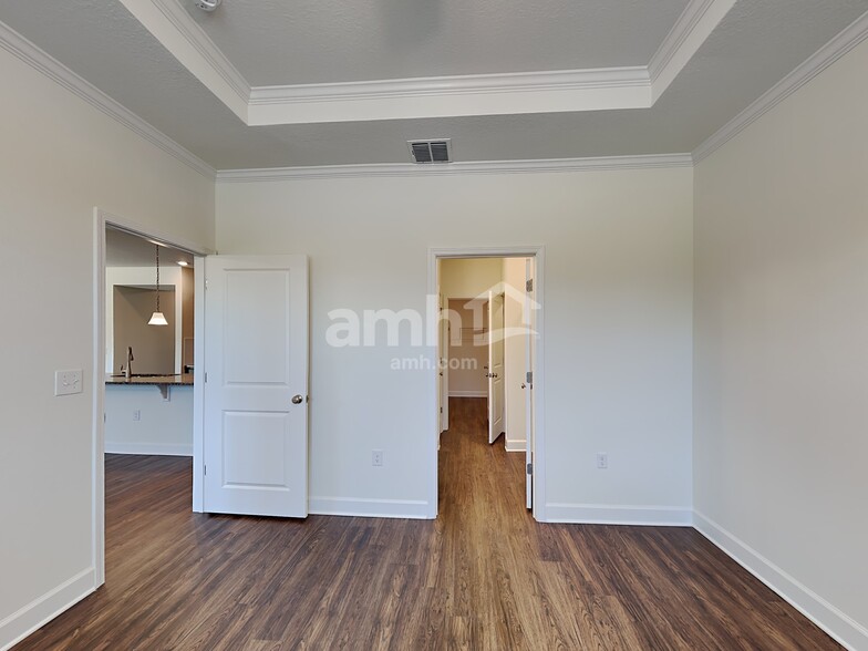 Building Photo - 5915 Hampton Creek Rd