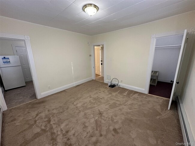 Building Photo - 18 W Maple Ave