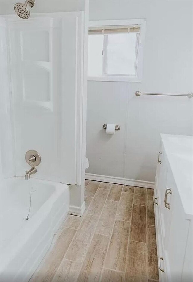 Building Photo - Charming 3/2/1 Home on a Quiet Cul-de-Sac