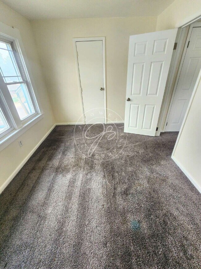 Building Photo - Spacious 3-Bedroom Home in West Toledo