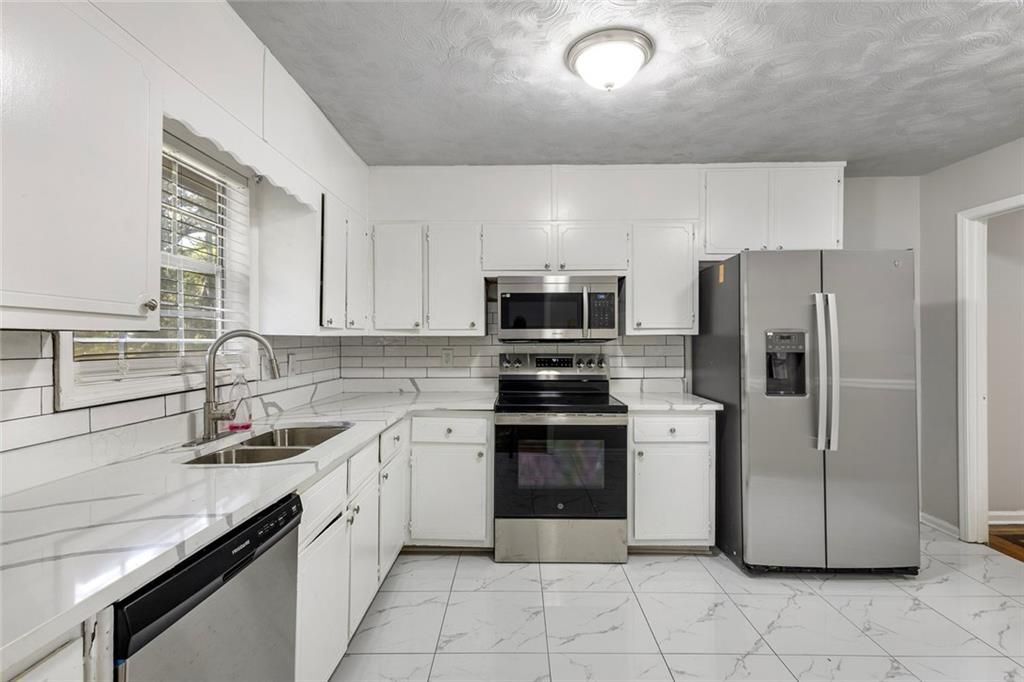 Building Photo - 1246 Elgin Way