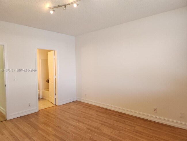 Building Photo - 289 Duval Ct