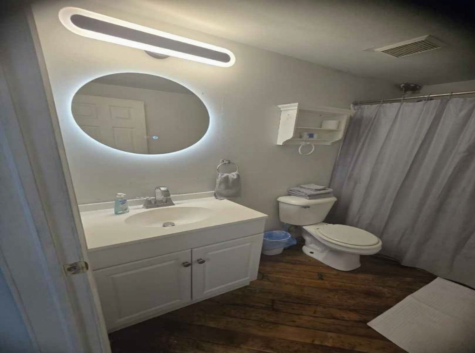 Building Photo - 226 Mt Elliott St