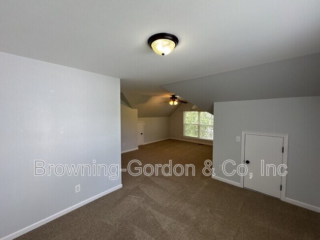 Building Photo - 212 Claybrook Ln