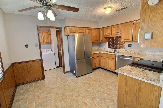 Building Photo - 1153 Verlington Dr