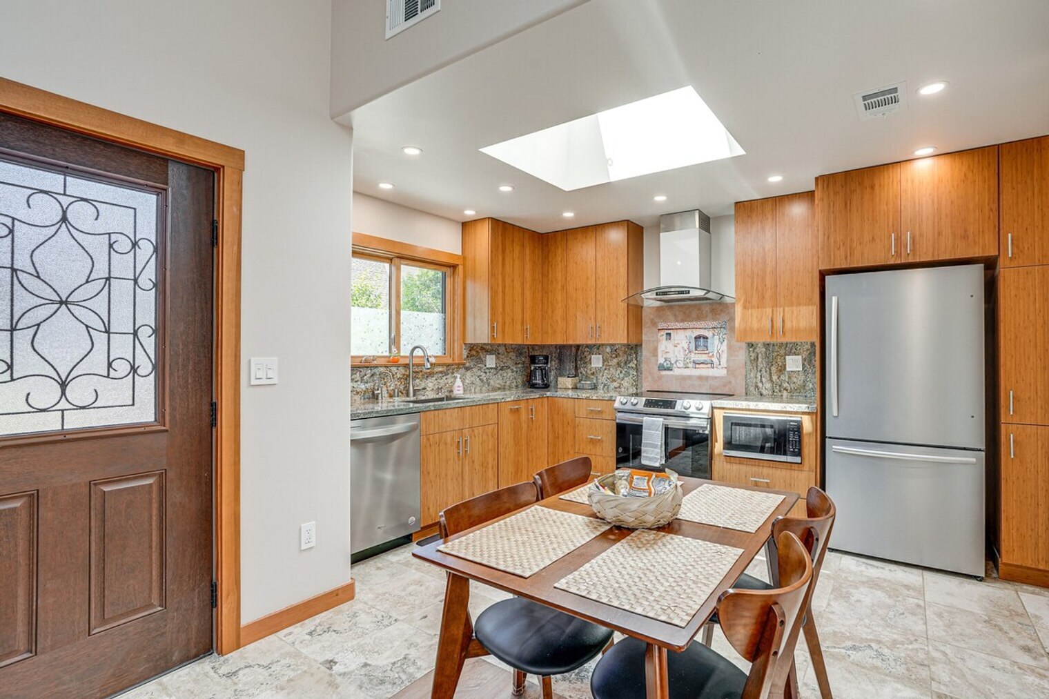 Building Photo - 2820 Van Buren St