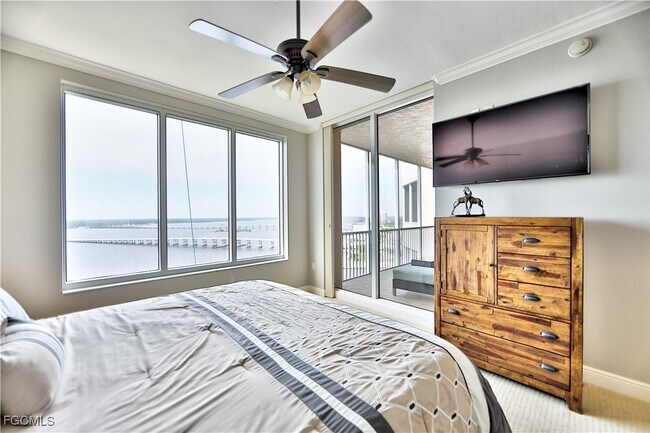 Building Photo - 2104 W First St