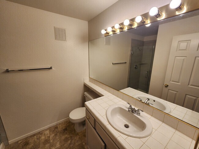 Building Photo - 5201 S Torrey Pines Dr