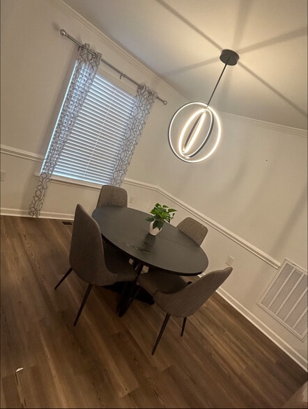 Building Photo - Room in Duplex on Albemarle Rd