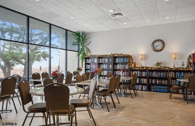 Building Photo - 3851 Boardwalk