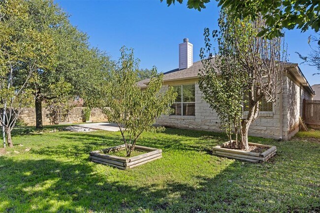 Building Photo - 101 Saddle Ridge Dr