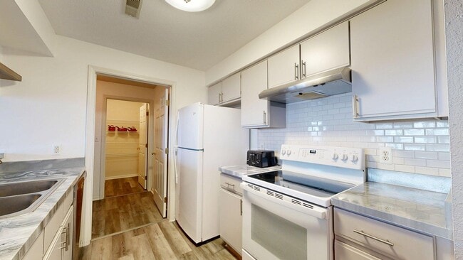 Building Photo - 1265 Millbrook Trail