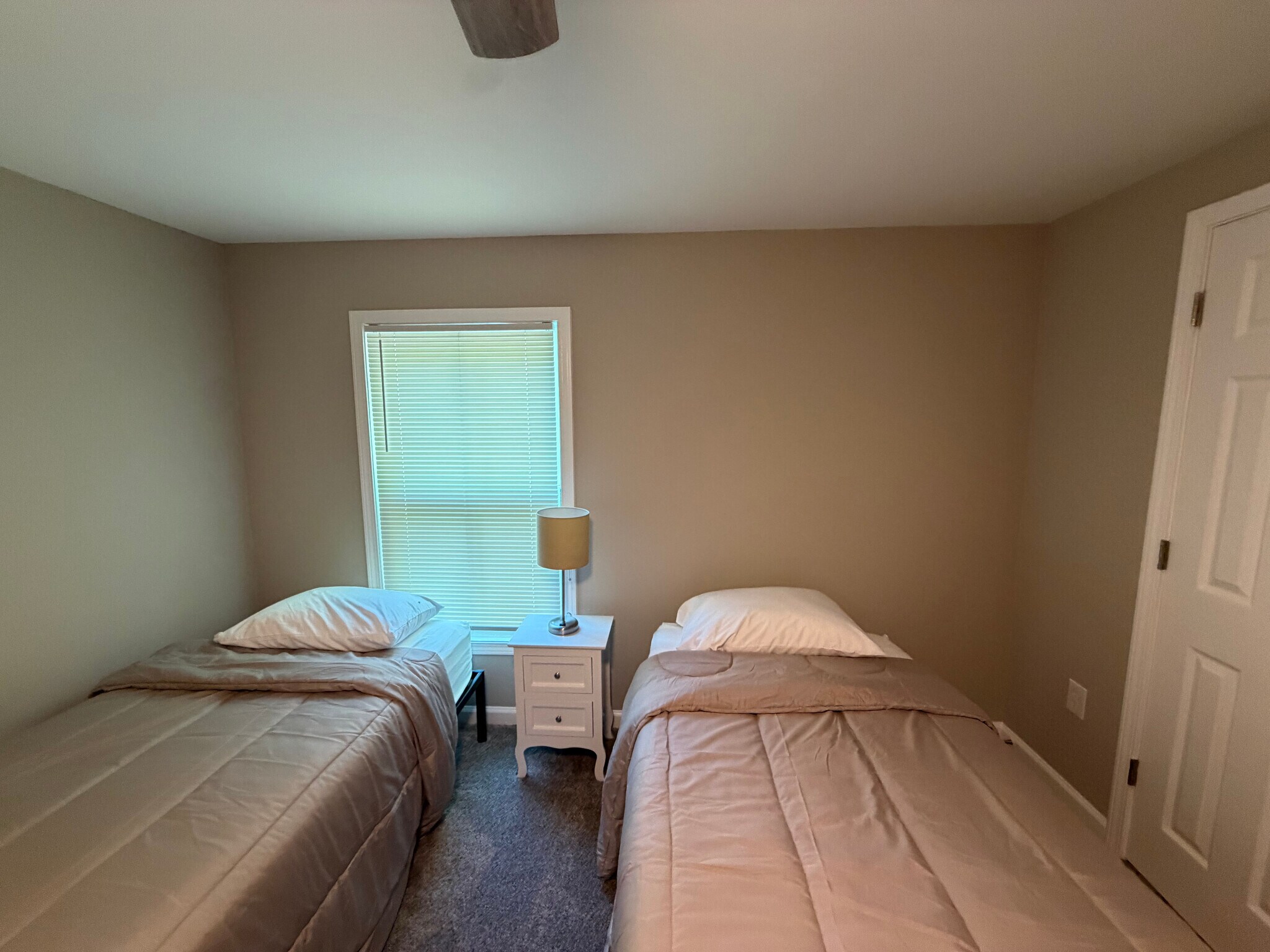 Building Photo - Room in House on Bolton Rd NW