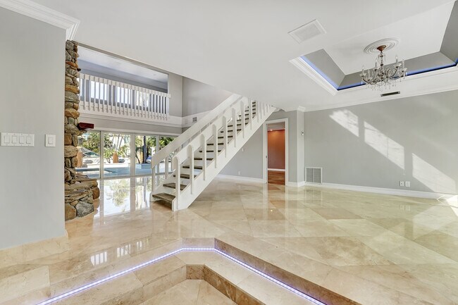 Building Photo - 937 Fern Dr