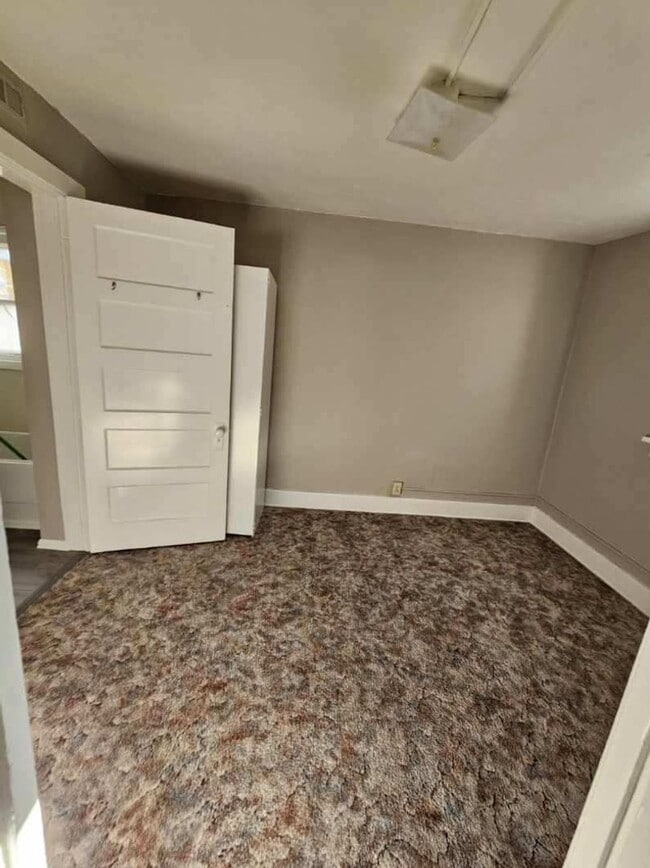 Building Photo - 539 S McKinley St