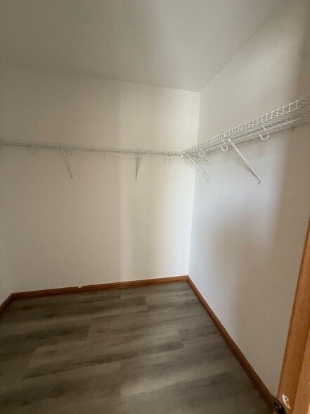 Building Photo - 757 Bayles Dr