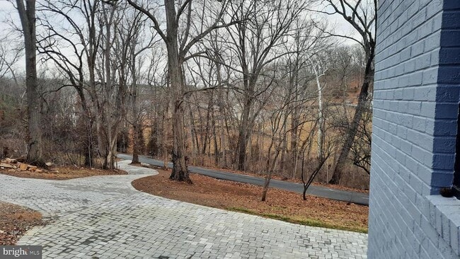 Building Photo - 373 Bowman Rd