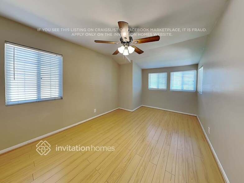 Building Photo - 7943 Lasaine Ave