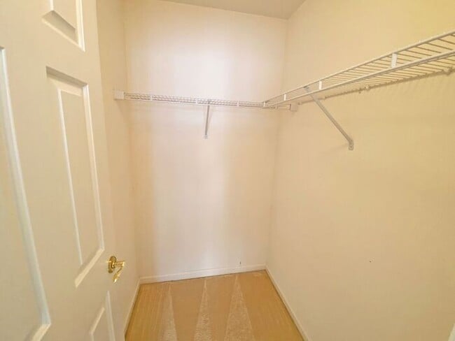 Building Photo - 5821 Killarney Cir