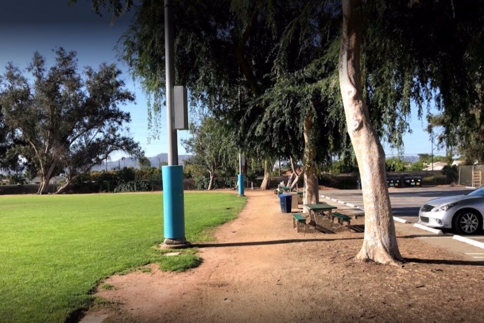 Neighborhood Park, Robert E. - 2339 N Naomi St