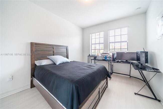 Building Photo - 11674 SW 13th Ln