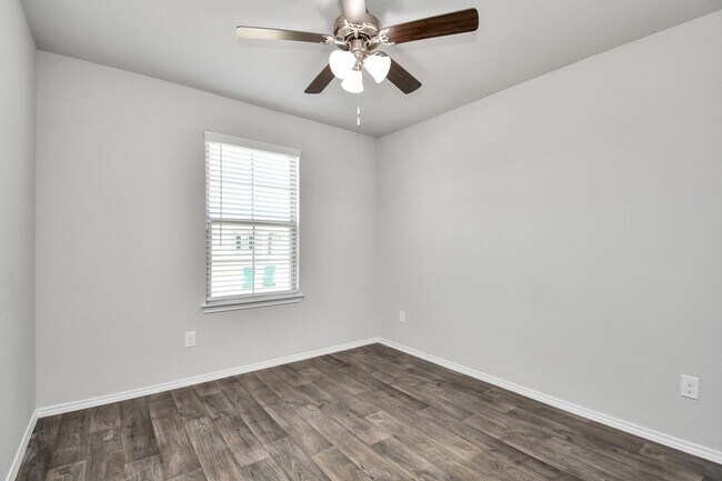 Building Photo - 14059 Crystal Cave Ln