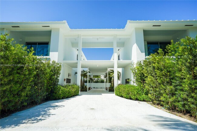 Building Photo - 201 Sunrise Dr