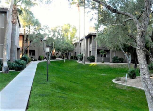 Building Photo - 7009 E Acoma Dr