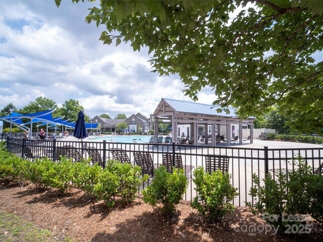 Building Photo - 9547 Glenburn Ln