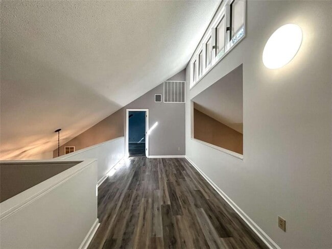 Building Photo - 6480 Burdett Dr NW