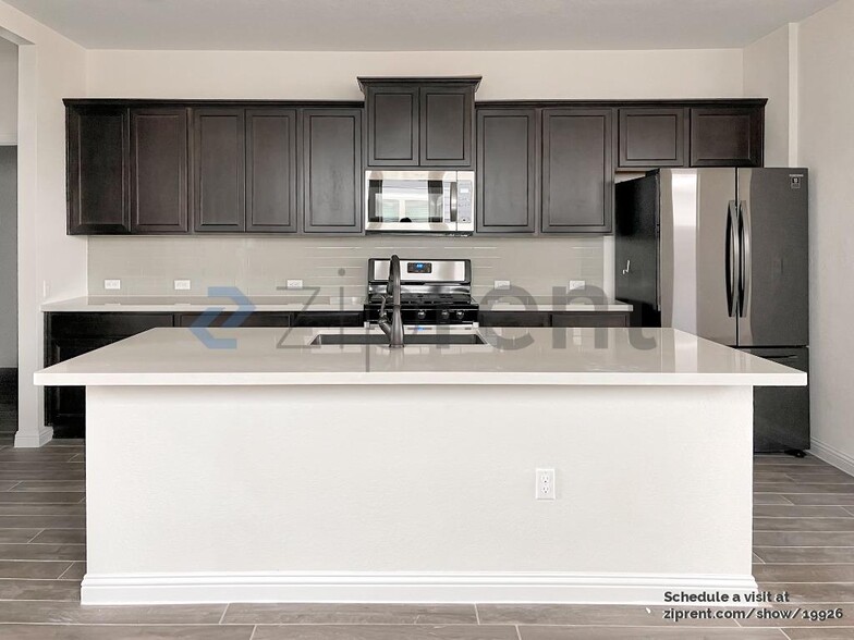 Building Photo - 8609 McKamy Dr