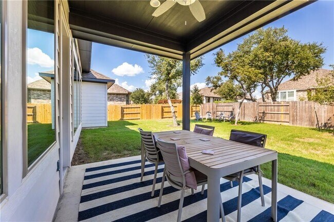 Building Photo - 718 Whitetail Dr