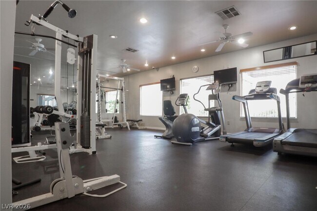 Building Photo - 2305 W Horizon Ridge Pkwy