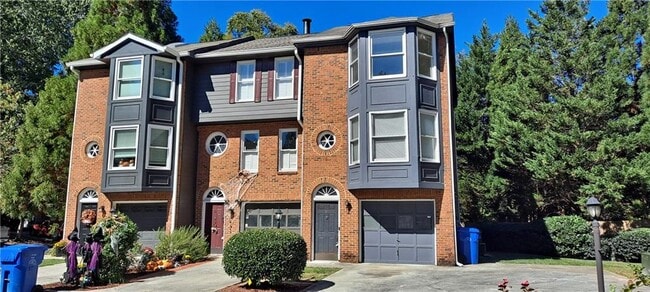 Primary Photo - 428 Page Ave NE