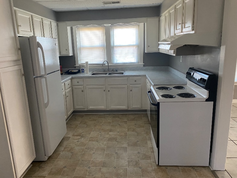 Building Photo - 200 Boggs Ln