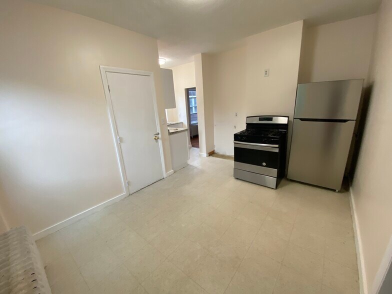 Building Photo - 33 Everett Ave