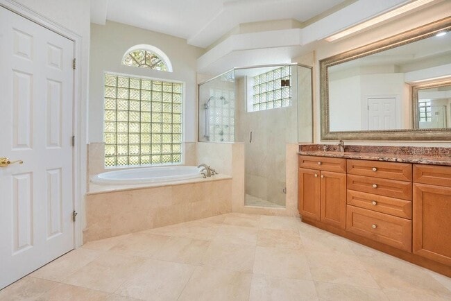 Building Photo - 8527 Summerville Pl