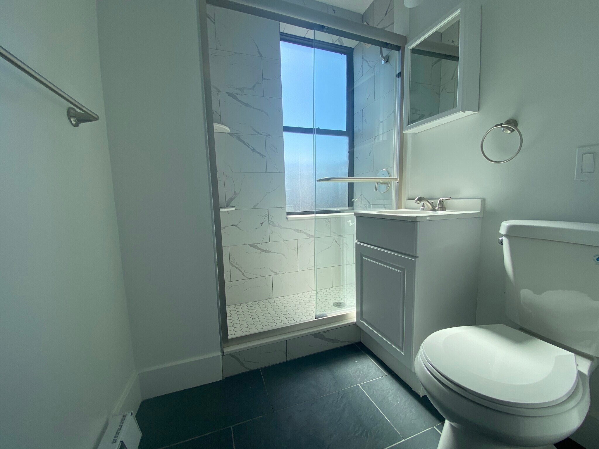 Building Photo - 77 Park Dr