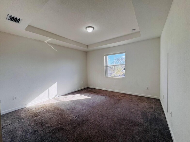 Building Photo - 2437 NW 131st Cir