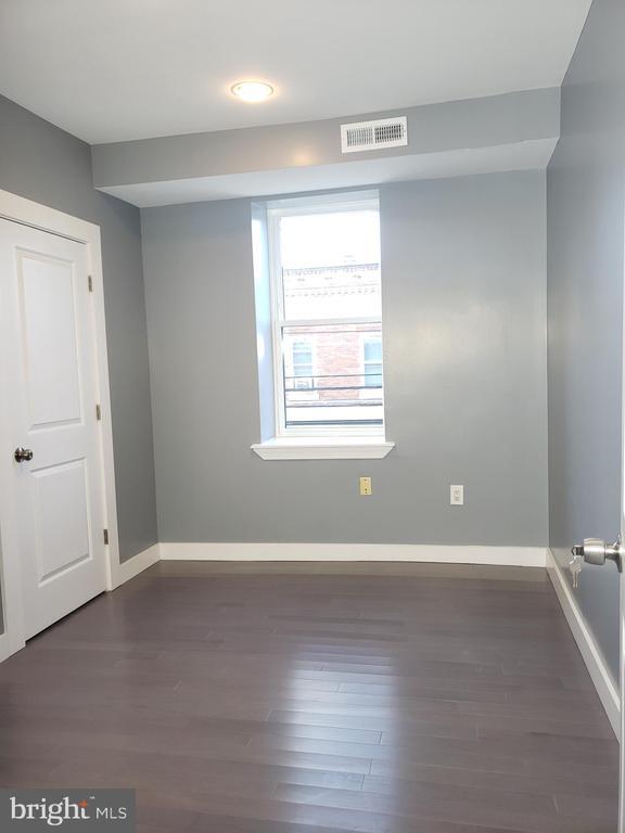 Building Photo - 2001 S 17th St