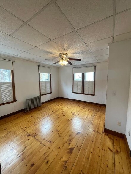 Building Photo - 17 White Ct