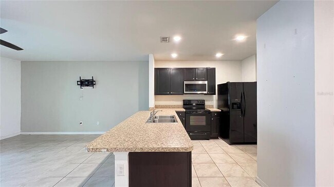 Building Photo - 9017 Alba Ln