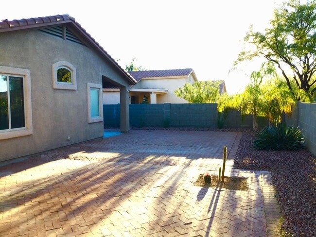 Building Photo - 3Bd/2ba Nice, clean in Rancho Vistoso, 3 Car Garage, Oro Valley
