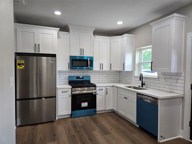 Building Photo - 7830 Woodlyn Rd