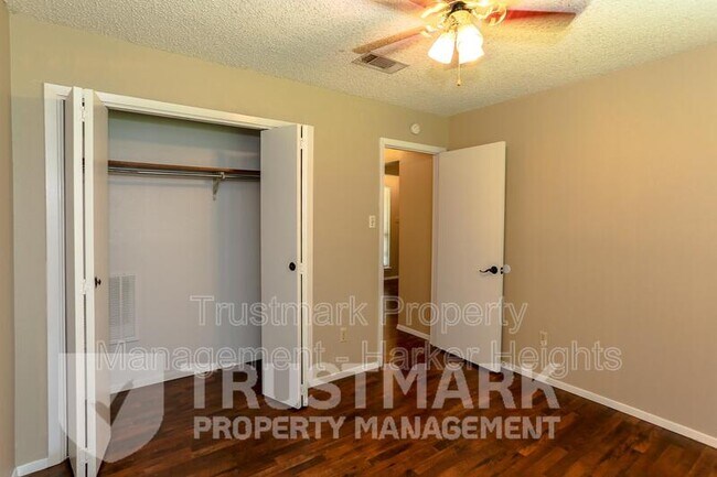 Building Photo - 1230 Preswick Cir