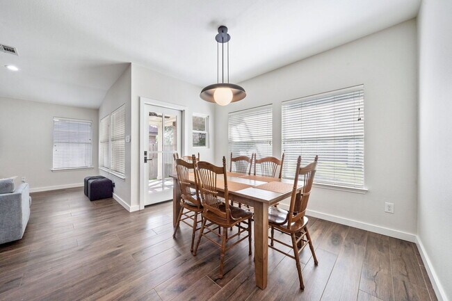 Building Photo - 8809 Corran Ferry Dr