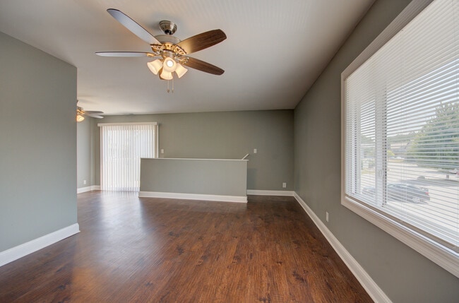 Building Photo - 2333 Carnation Dr