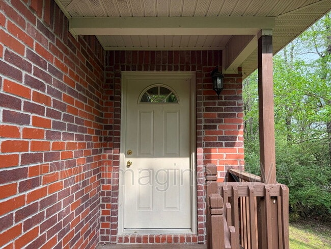 Building Photo - 111 E Rock St